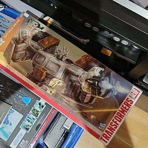 Transformers OPTIMUS PRIME Platinum Edition 2015 Year of the Goat Gift NISB NEW